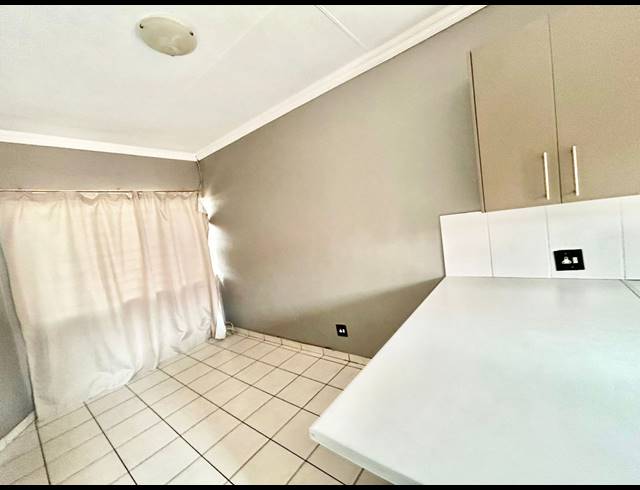 2 BEDROOM TOWNHOUSE FOR SALE IN ANNADALE